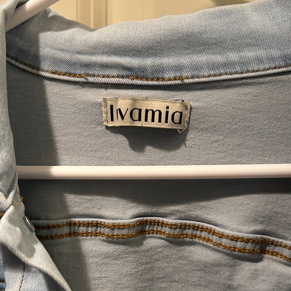 Cropped Light Blue Denim Jacket - Picture 4 of 6